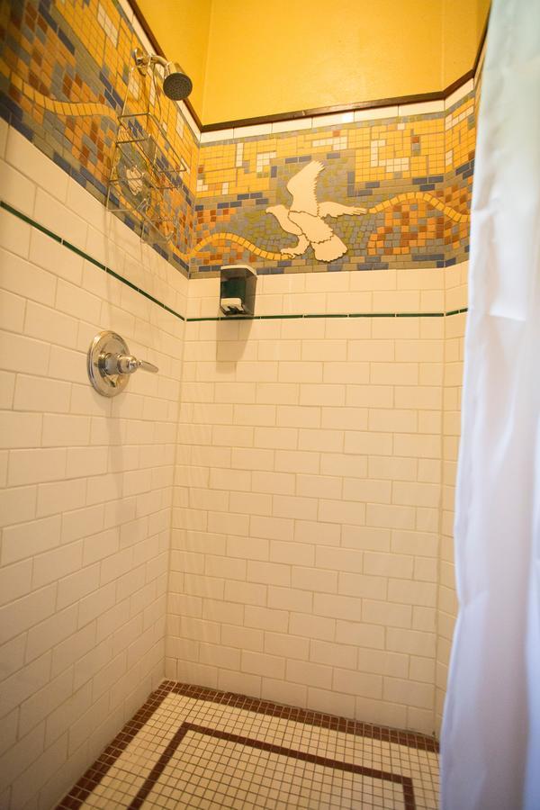 Mcmenamins White Eagle Rock & Roll Hotel Portland Luaran gambar